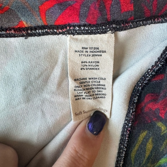 Women’s Soft Surroundings Fun Leggings Size: L - Picture 3 of 5
